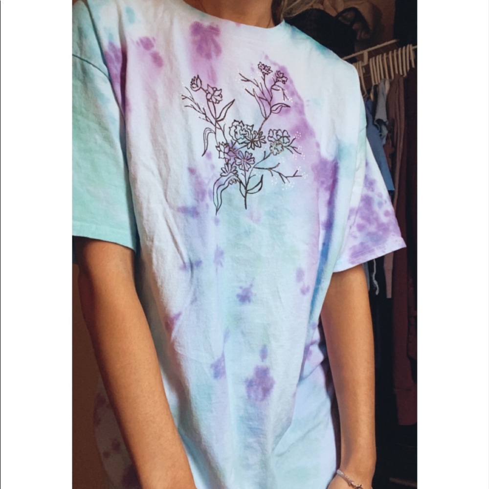 Flower design tee shirt